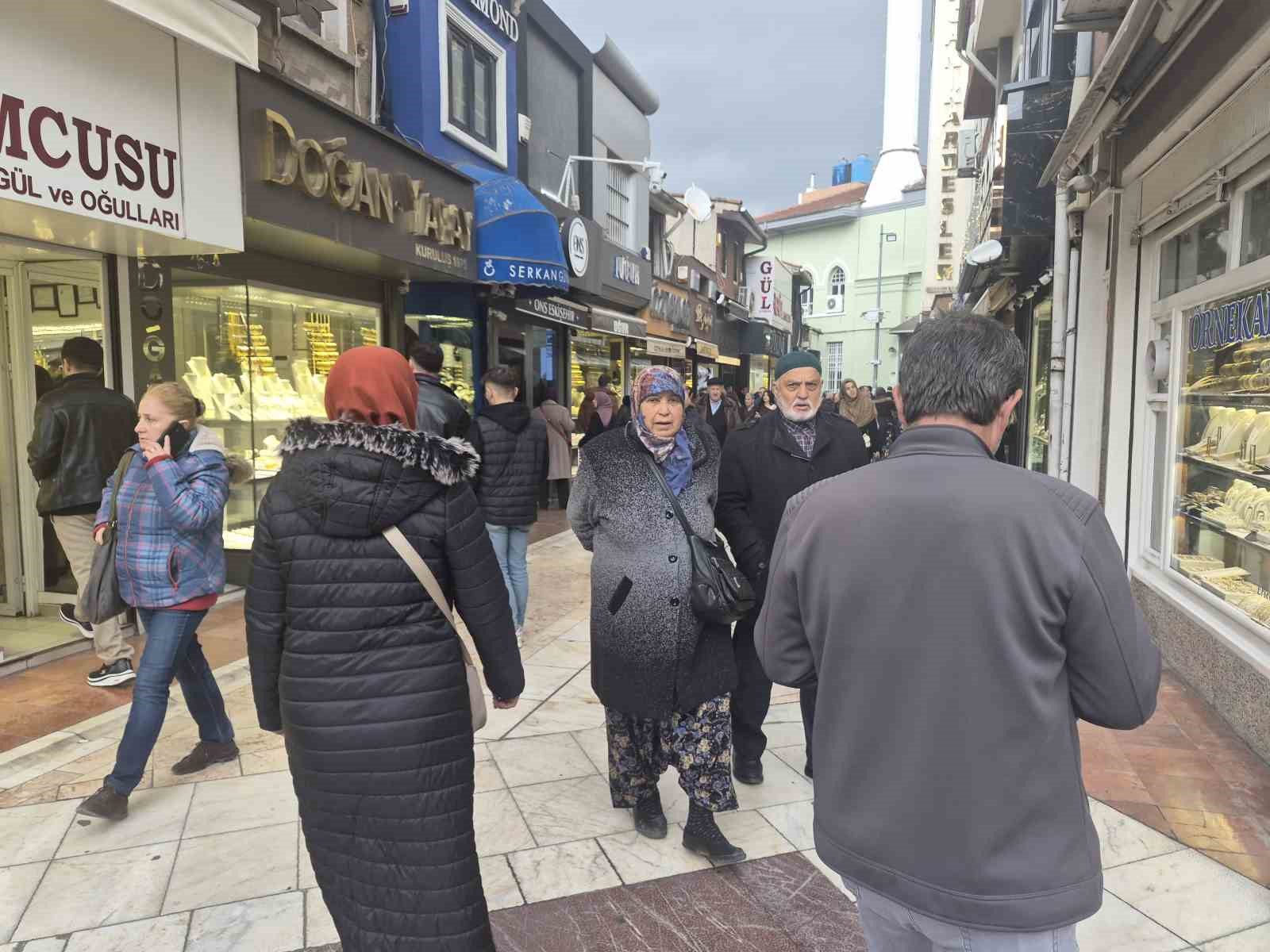 Altına rağbet devam ediyor
