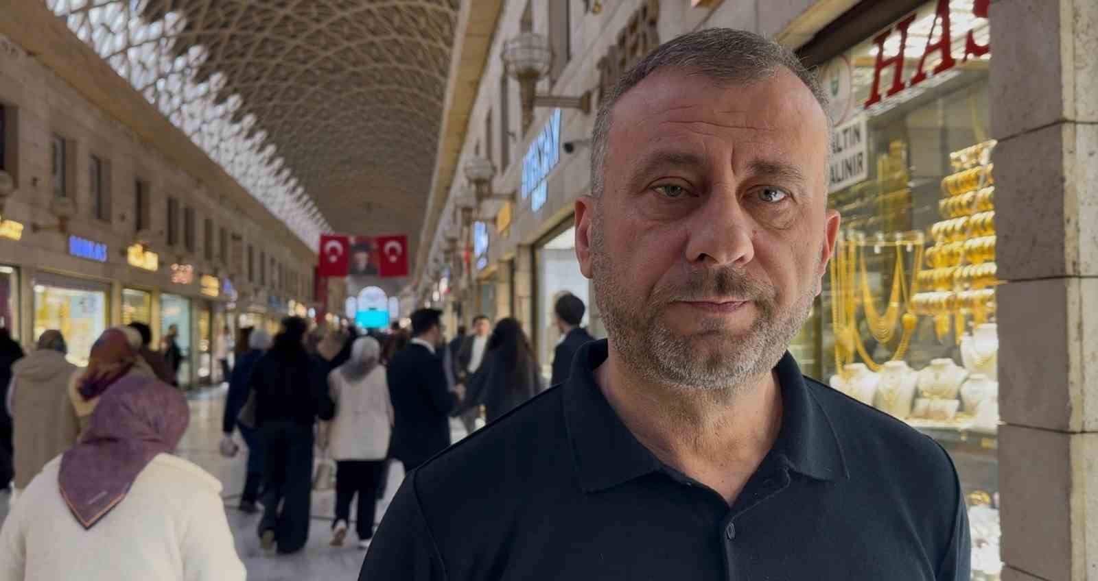 Altında bankalar ile canlı piyasadaki makas gramda 500 lirayı geçti
Altında bankalar ile canlı piyasadaki makas gramda 500 lirayı geçti