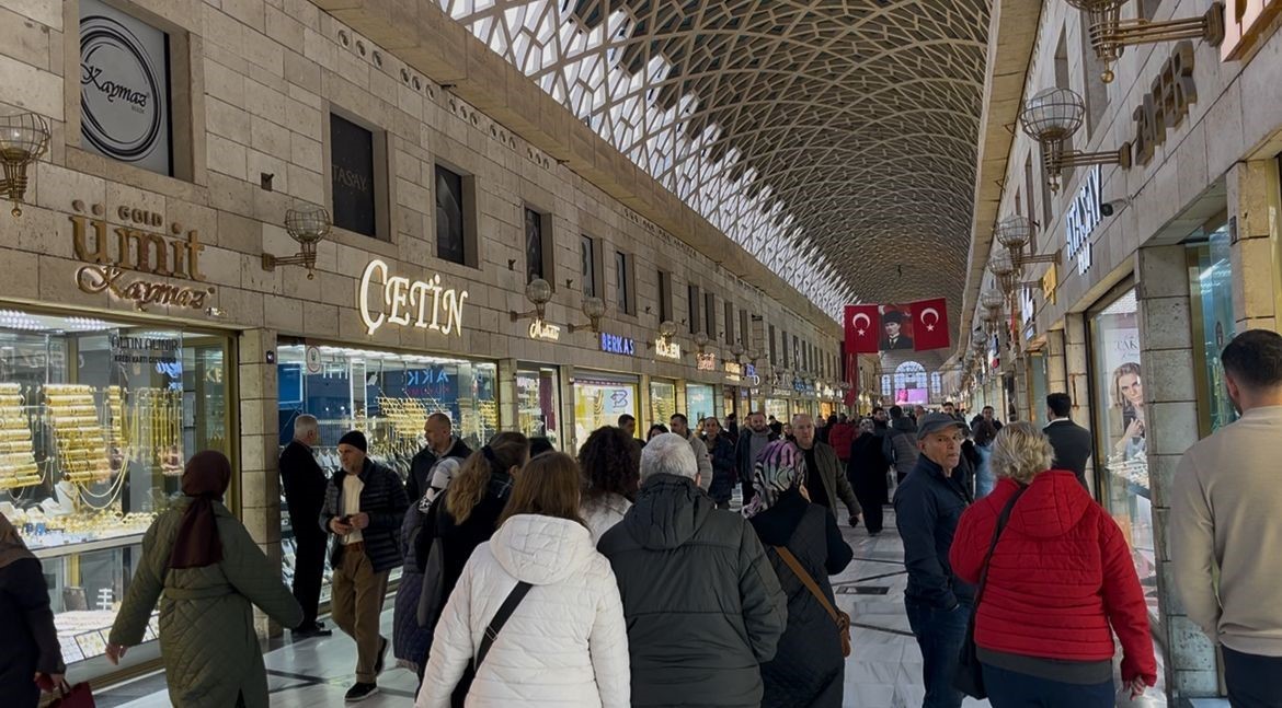 Altında bankalar ile canlı piyasadaki makas gramda 500 lirayı geçti
Altında bankalar ile canlı piyasadaki makas gramda 500 lirayı geçti