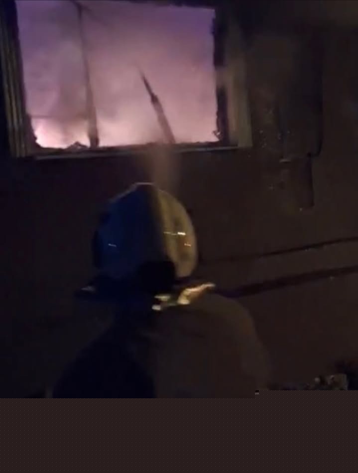 Altınözü’nde evden alevler yükseldi
