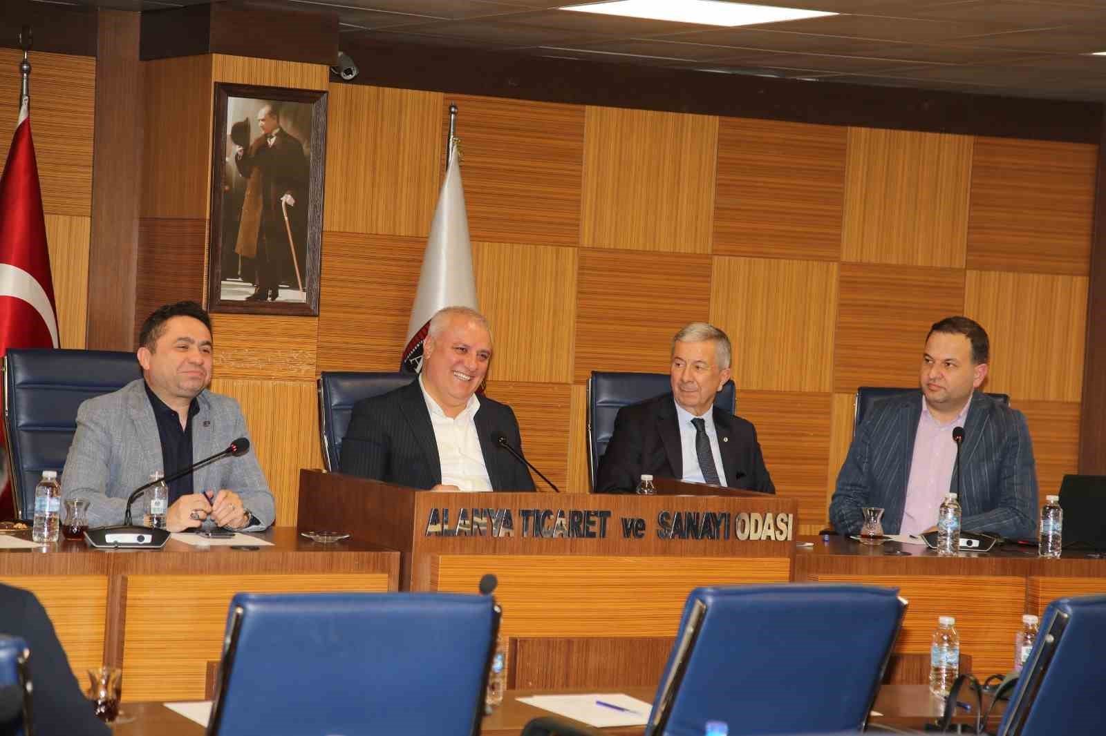 ALTSO Başkanı Erdem: "Kredi kullanılarak tatil yapılması sektöre katkı sağlayacak"
