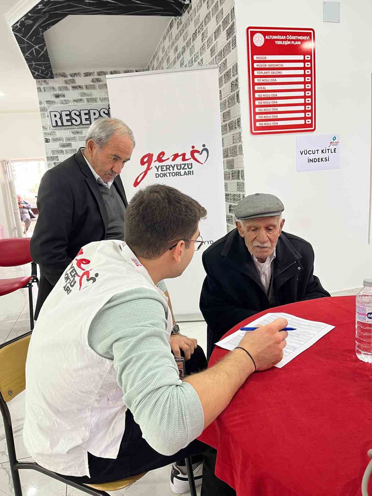 Altunhisar’da Sağlık Sokağı Projesi yoğun ilgi gördü

