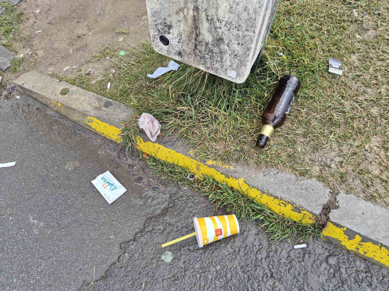 Altyapı panosunu çöp kutusuna çevirdiler
