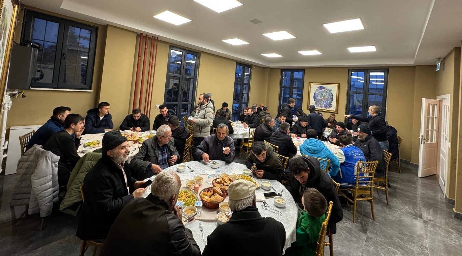 Alucra’da geleneksel iftar programı sürüyor
