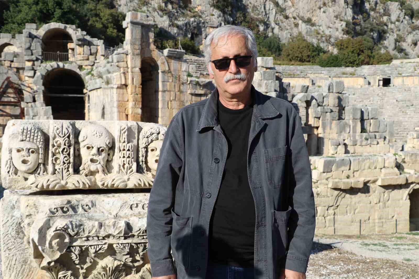 Alüvyonlarla örtülü Anadolu’nun Pompei’si Myra’da kazılar özel mülkiyet sınırlarında ilerliyor
