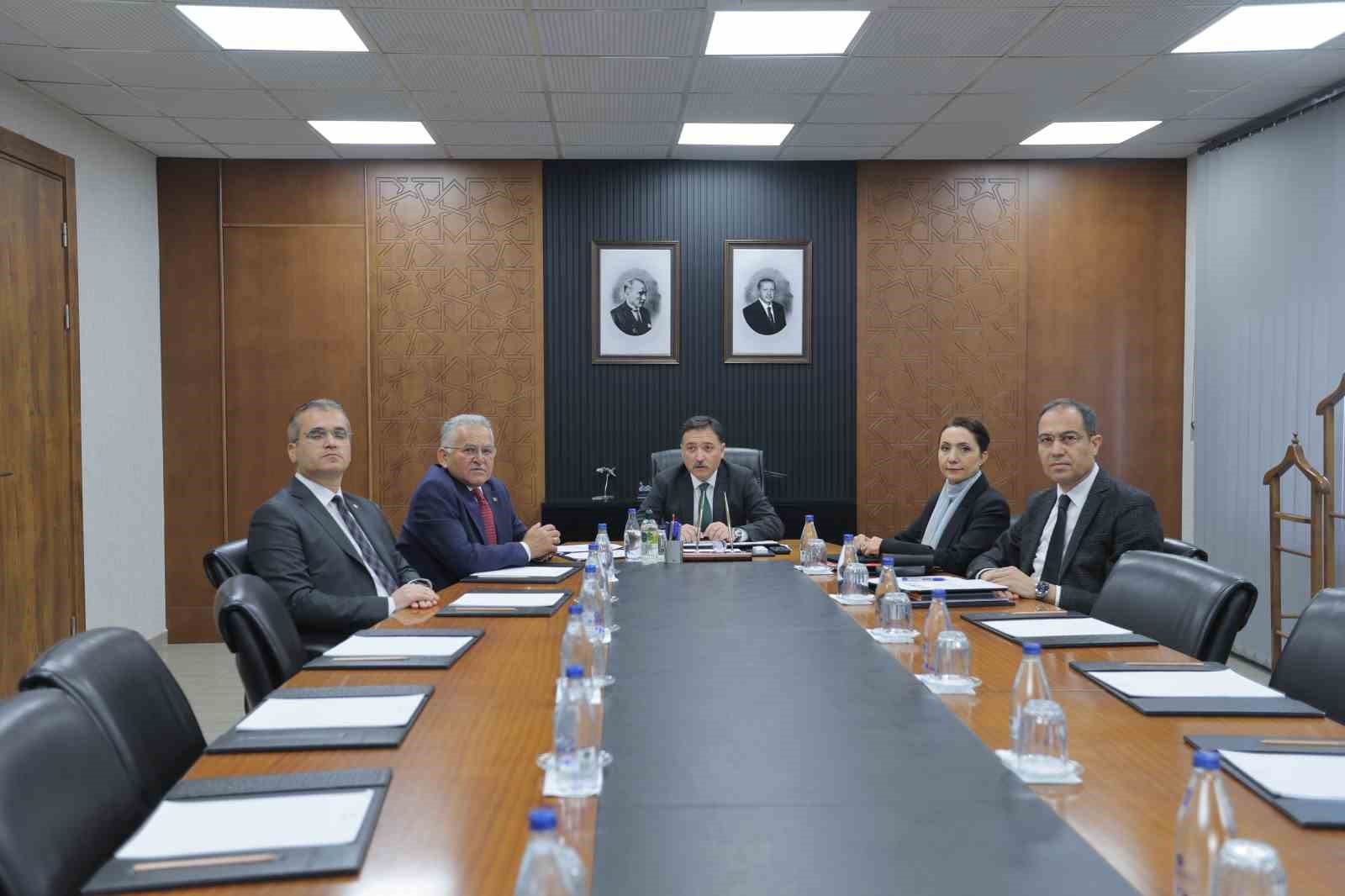 Alzheimer Aktif Yaşam Merkezi için protokol imzalandı
Alzheimer Aktif Yaşam Merkezi için protokol imzalandı