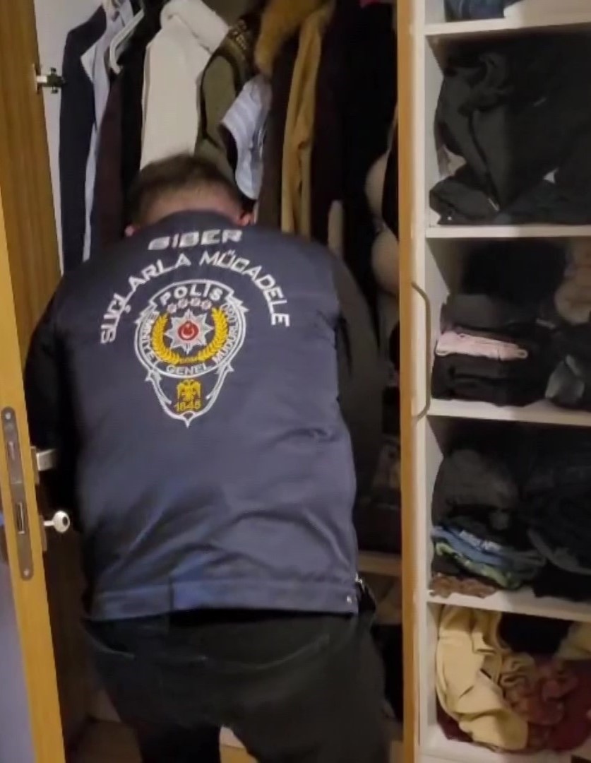 Amasya merkezli 10 ilde yasa dışı bahis operasyonu: 13 tutuklama
Amasya merkezli 10 ilde yasa dışı bahis operasyonu: 13 tutuklama