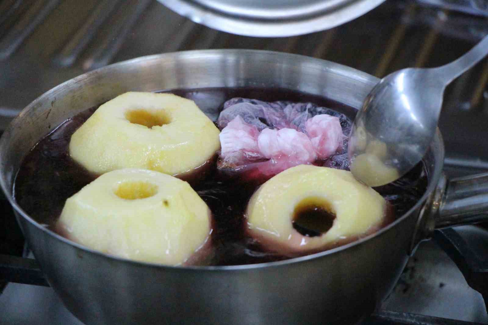 Amasya’da 2 bin yıldır yetiştirilen meyveden yapılan tatlı: Elma tatlısı
