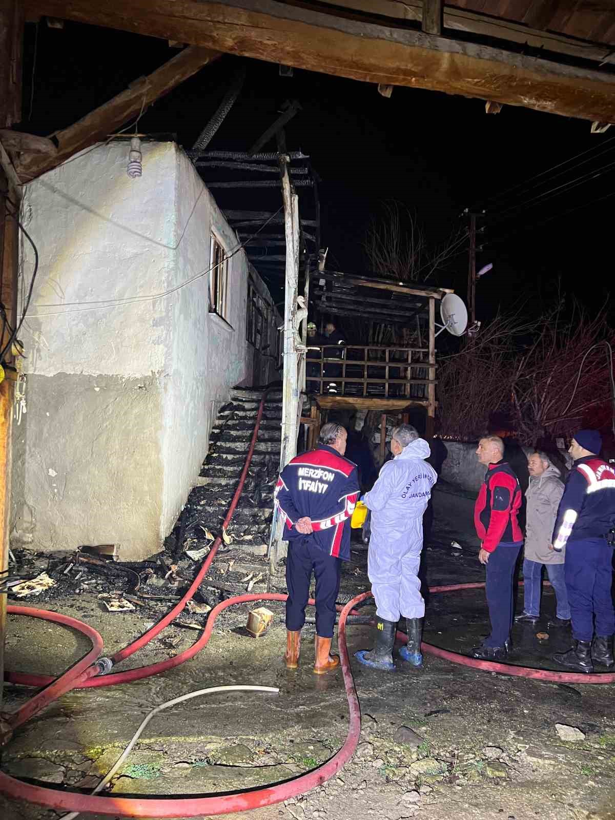 Amasya’da köy evinde çıkan yangında yaşlı kadın hayatını kaybetti

