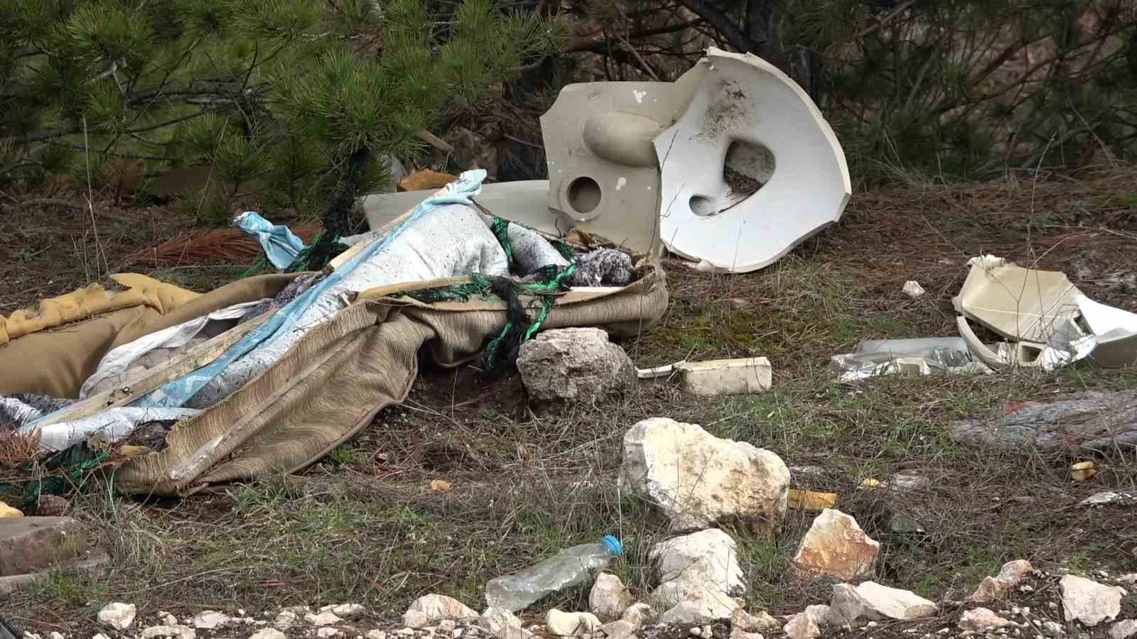 Amasya’da orman çöplüğe dönüştü: "Bu toprakları piyangodan kazanmadık"
