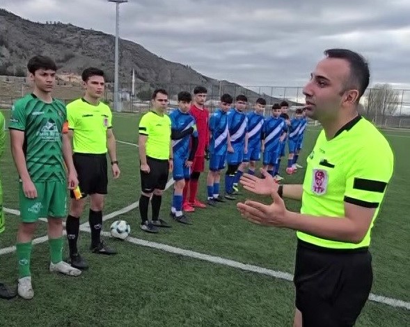 Amasya’da sahada sağlık görevlisi olmayınca hakem maçı oynatmadı
