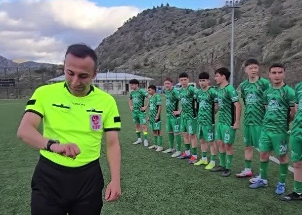Amasya’da sahada sağlık görevlisi olmayınca hakem maçı oynatmadı
