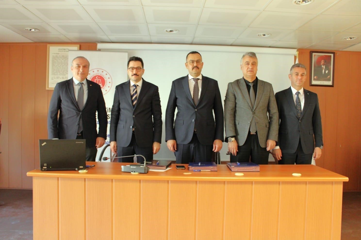 Amasya’da yükümlülerin topluma kazandırılması için uygulanacak 2 projede imza atıldı
