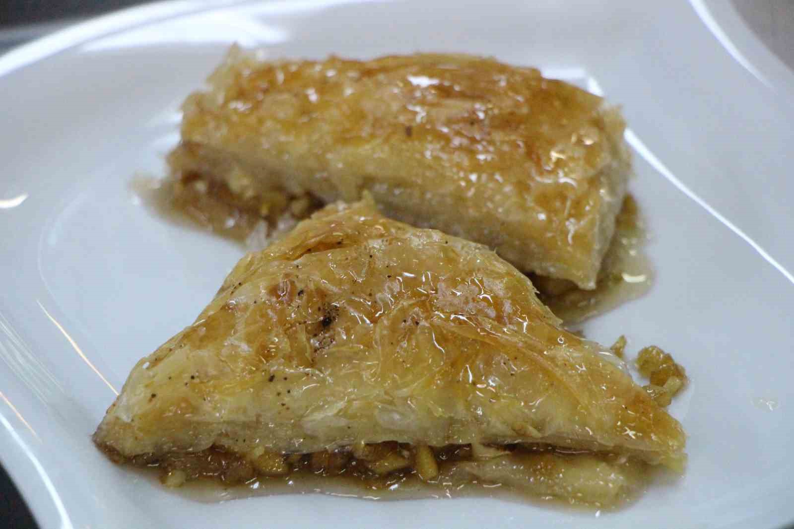Amasya’nın yeni lezzeti ‘elmalı baklava’
