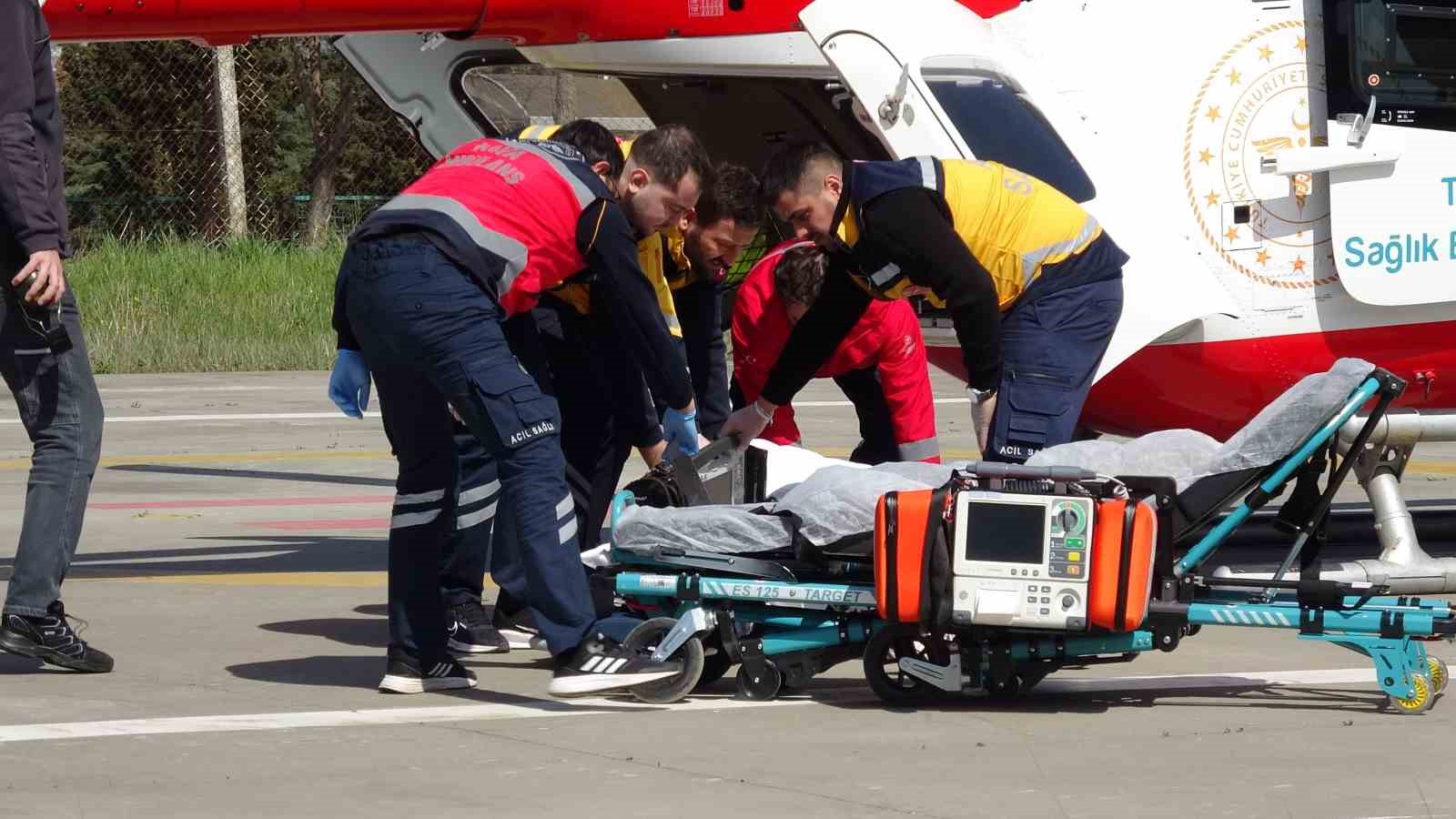 Ambulans helikopter zamanla yarıştı, kalp krizi geçiren hasta hayata tutundu

