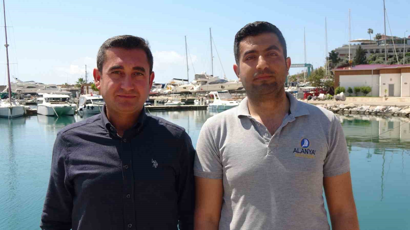 Ambulans kapatılan yol sebebiyle olay yerine ulaşamadı, kalp krizi geçiren vatandaş botla kurtarıldı
