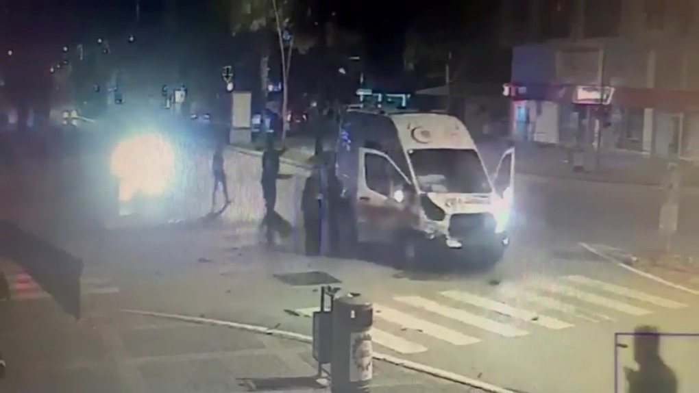 Ambulansa çarpan aracın sürücüsü alkollü çıktı
