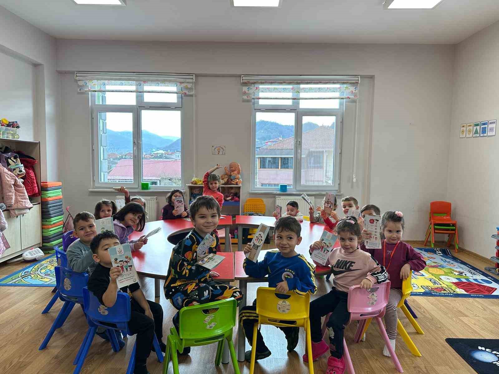 Ana okulu öğrencilerine sağlık eğitimi
