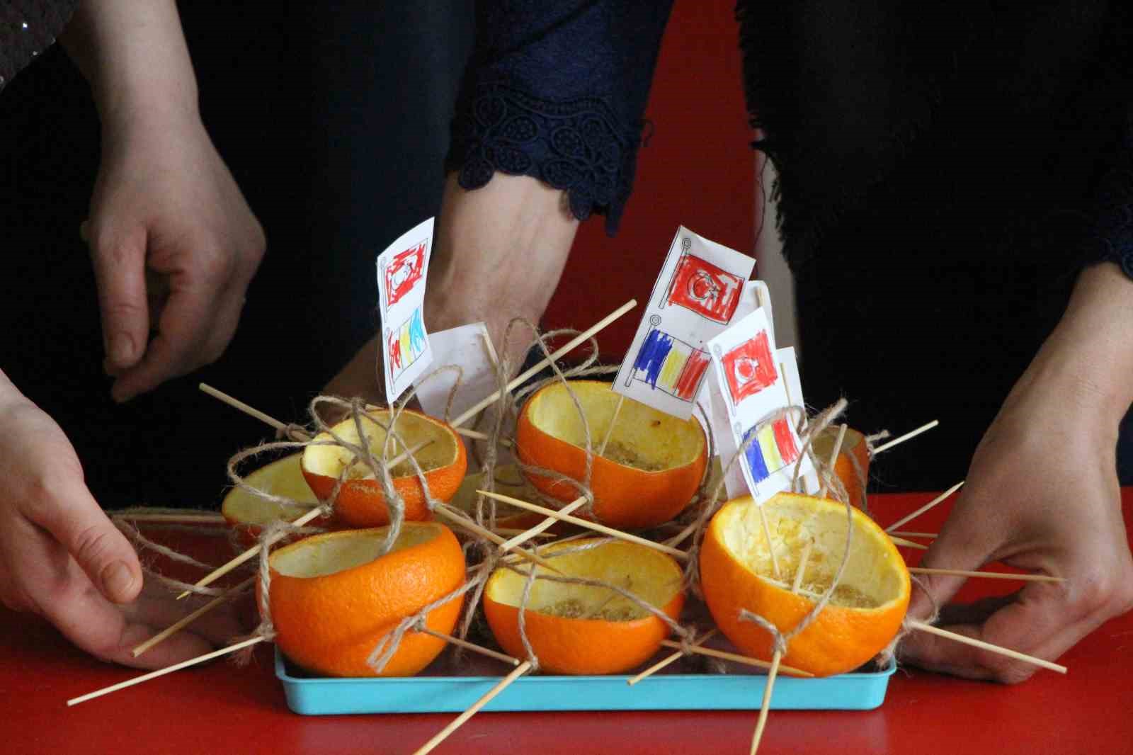 Ana sınıfında portakallar kuşlar için yemlik ve yuvaya dönüştü
