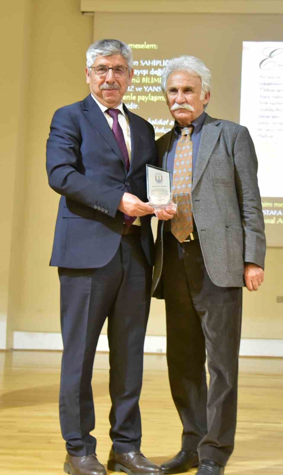 Anadolu Arkeolojisinin duayeni Fahri Işık, MSKÜ’de öğrencilerle buluştu
