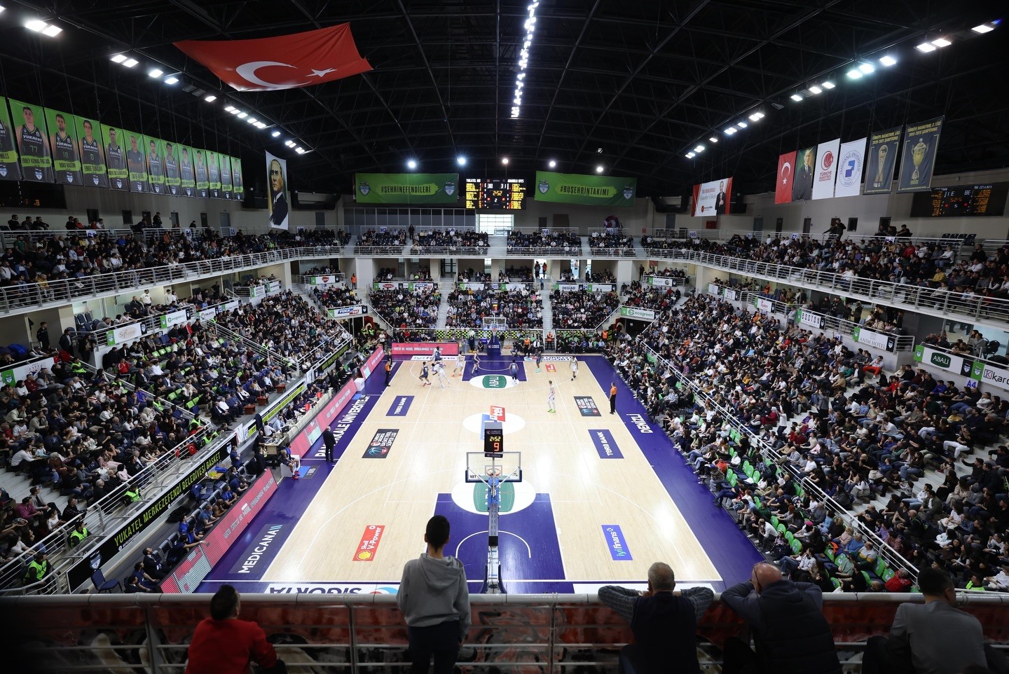 Anadolu Efes galibiyeti Merkezefendi’de yüzleri güldürdü
