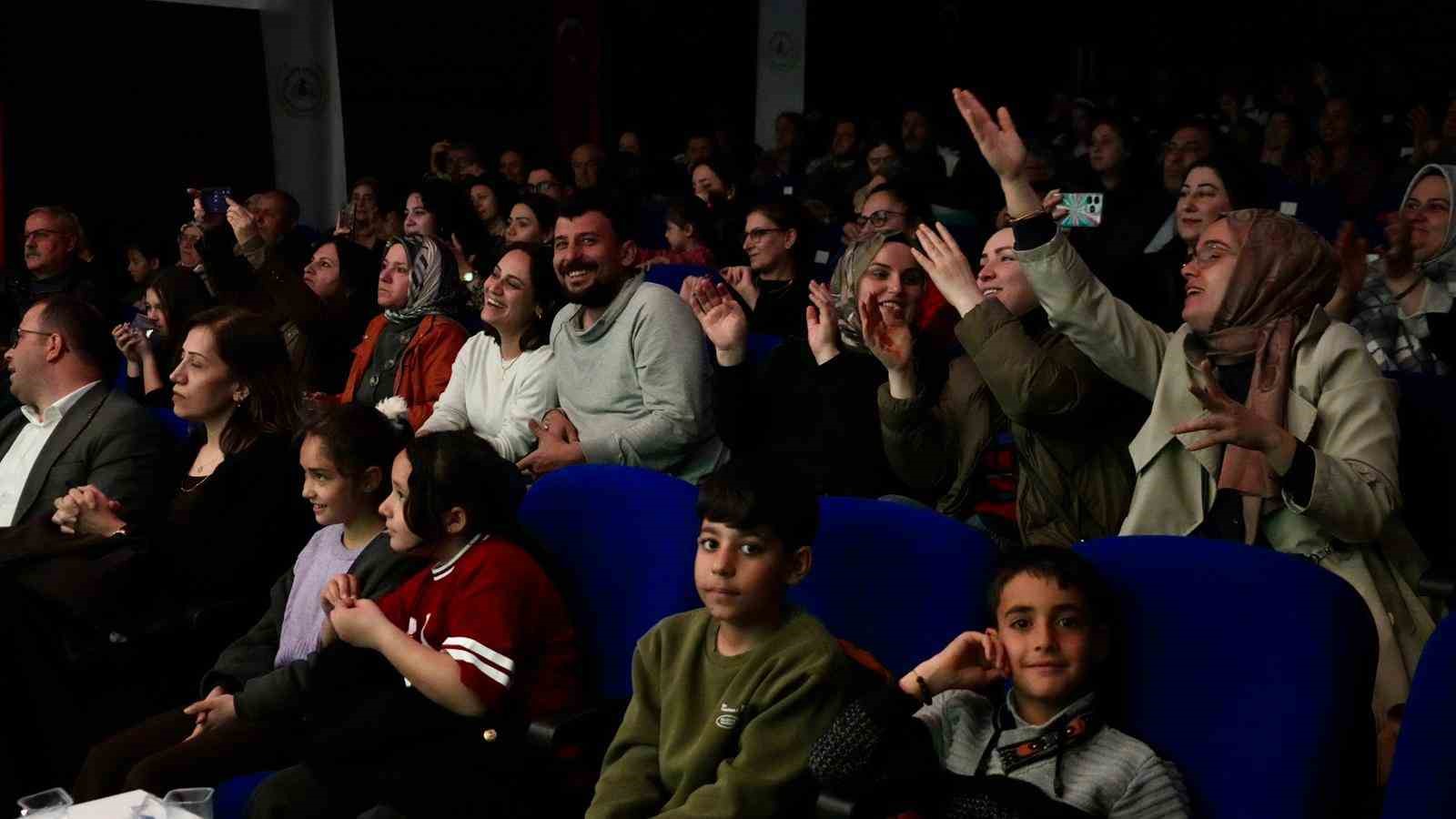 Anadolu ezgileri İncirliova’da gönüllere dokundu
