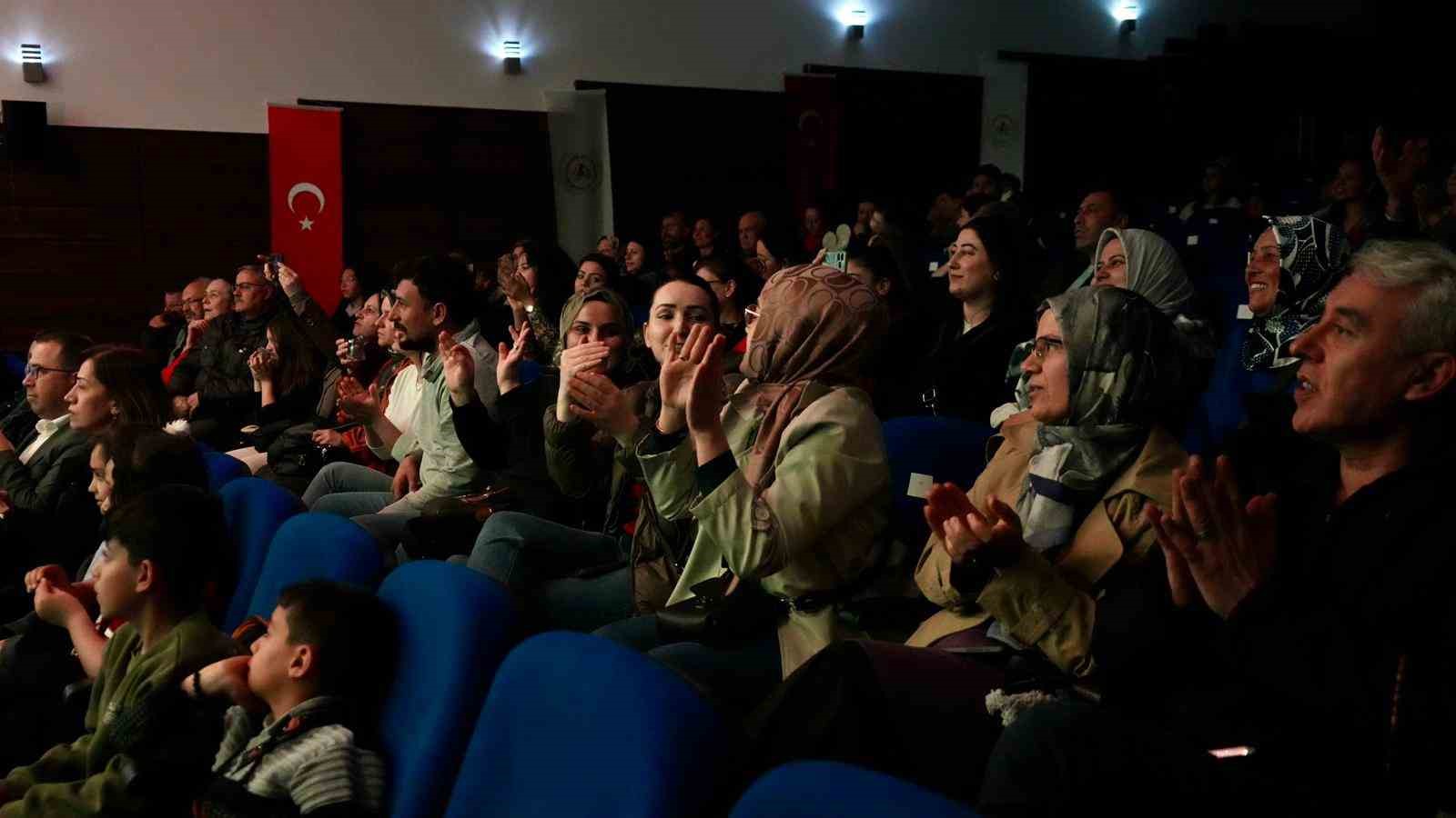 Anadolu ezgileri İncirliova’da gönüllere dokundu
