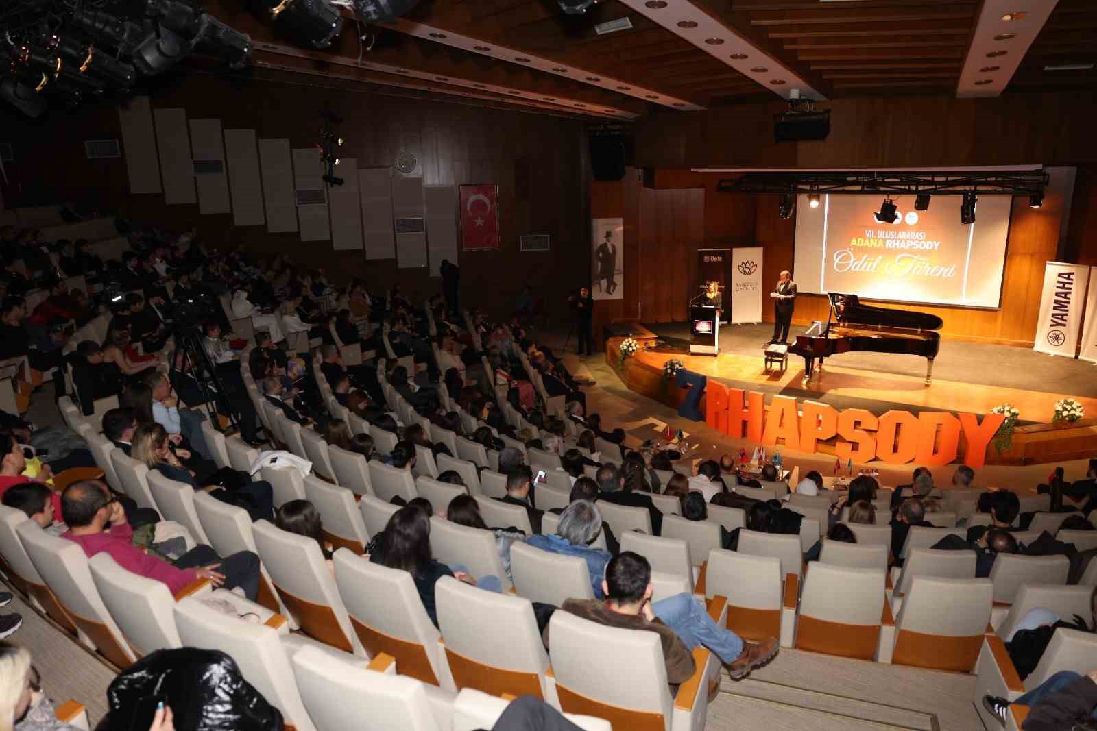 Anadolu Üniversitesi piyano öğrencilerinden uluslararası yarışmada büyük başarı
