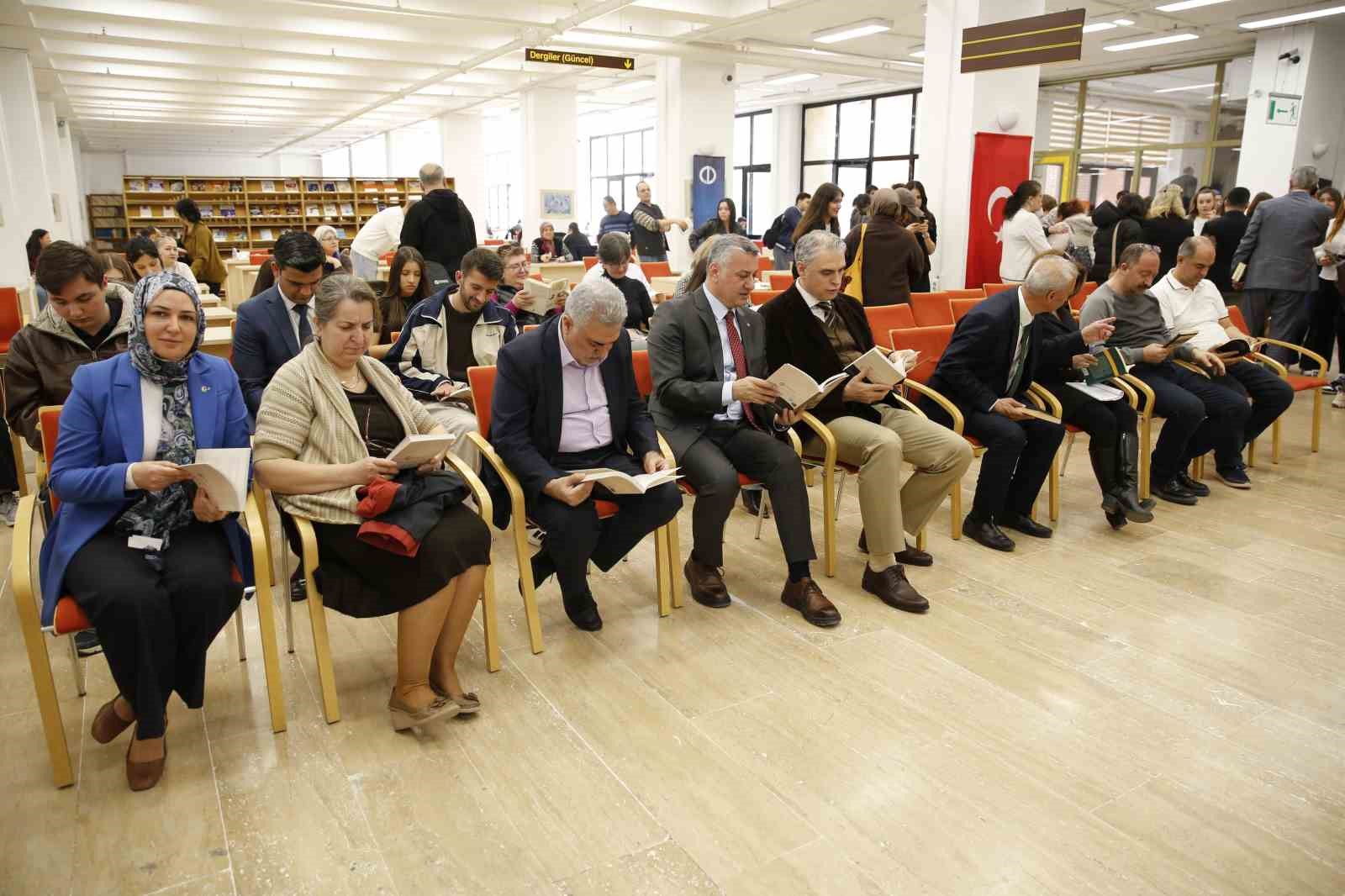 Anadolu Üniversitesi’nde ’81 İlde Kitap Okuyoruz’ etkinliği düzenlendi
