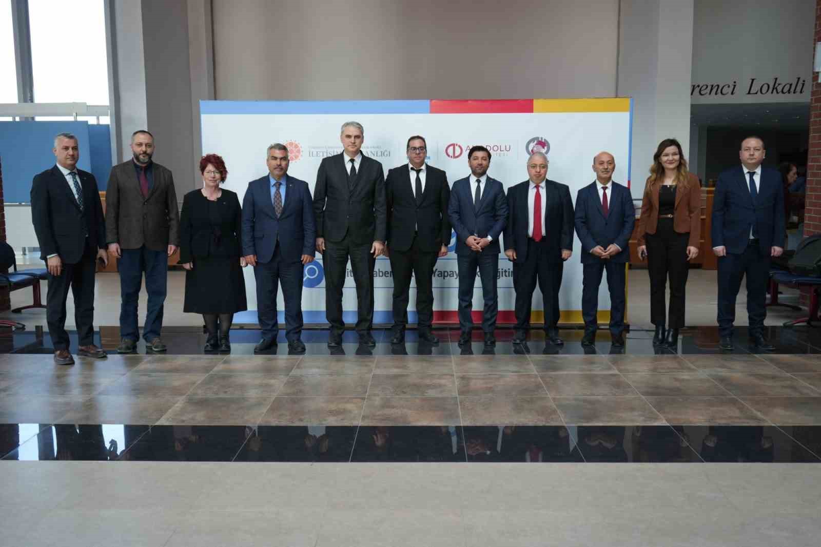 Anadolu Üniversitesi’nde Google Türkiye imzasıyla ’Yapay Zekâ ve Habercilik Eğitimi’
