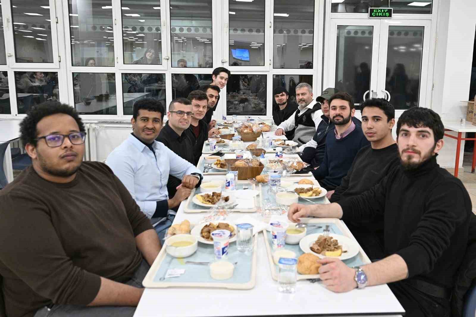 Anadolu Üniversitesi’nde ilk iftar heyecanı
