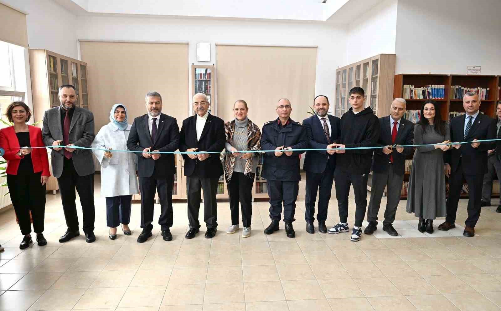 Anadolu Üniversitesi’nde öğrencilere iletişimin altın kuralları anlatıldı
