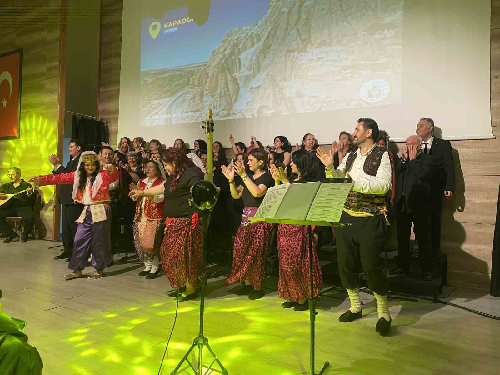 Anadolu’nun ezgileri Alaşehir’de yankılandı
