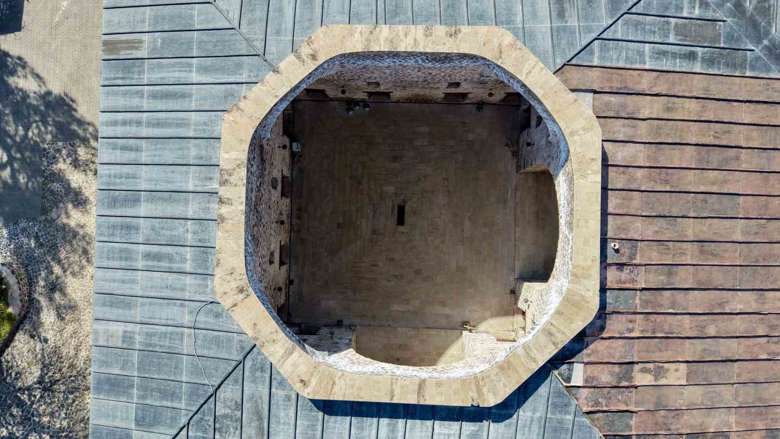 Anadolunun ilk medreselerinden 869 yıllık Yağıbasan Medresesi zamana direniyor
