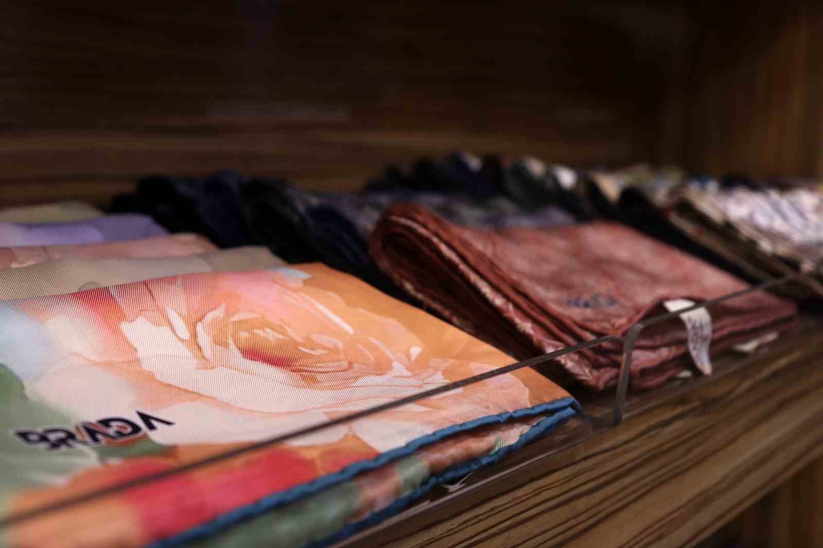 Anadolu’nun sembolleri eşarplarda dile geliyor
