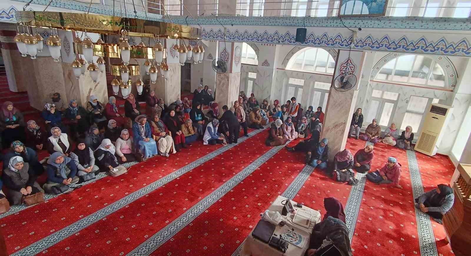 Anamur’da hanımlara özel Kadir Gecesi programı
Anamur’da hanımlara özel Kadir Gecesi programı