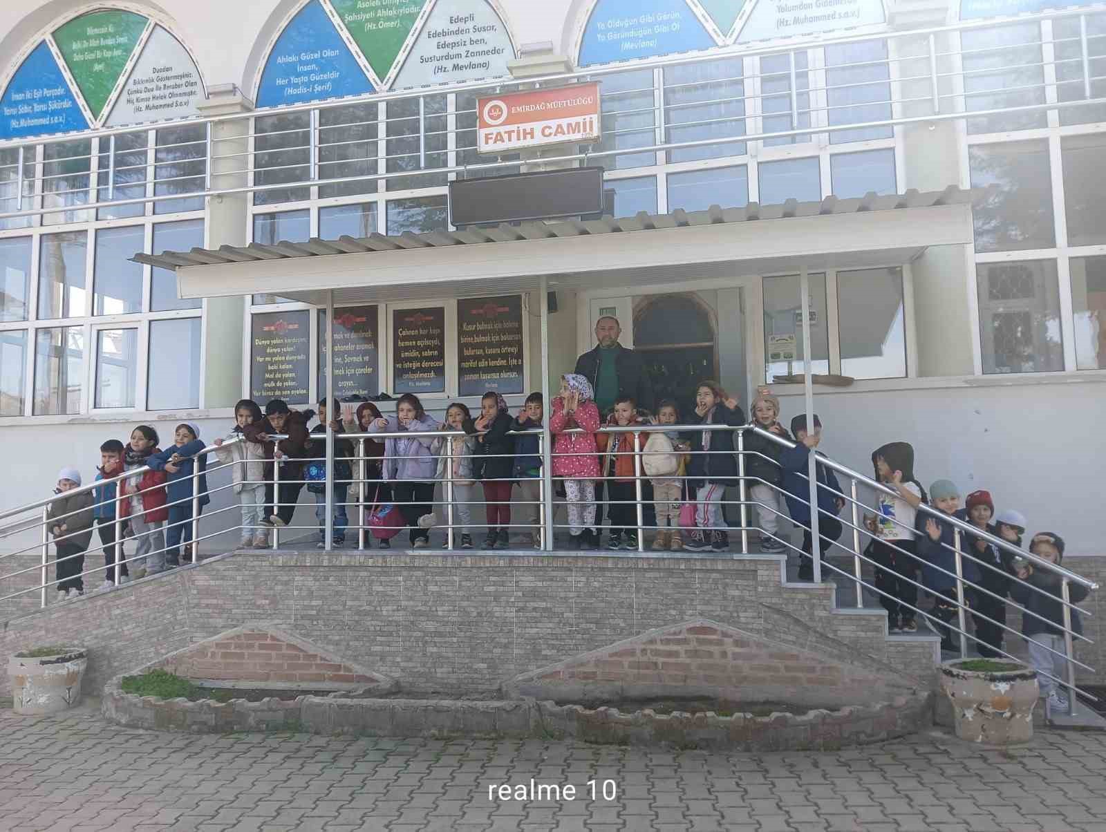 Anaokulu öğrencileri Fatih Camii’ni ziyaret etti
