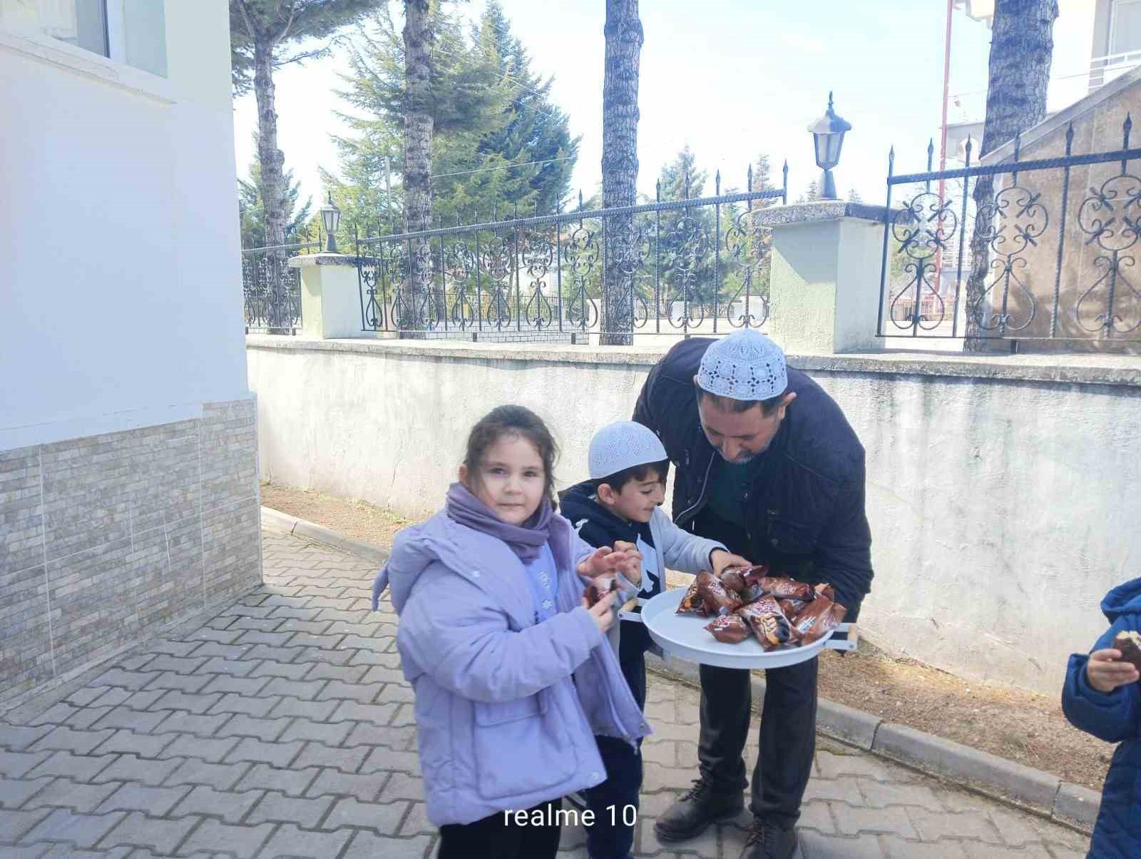 Anaokulu öğrencileri Fatih Camii’ni ziyaret etti
