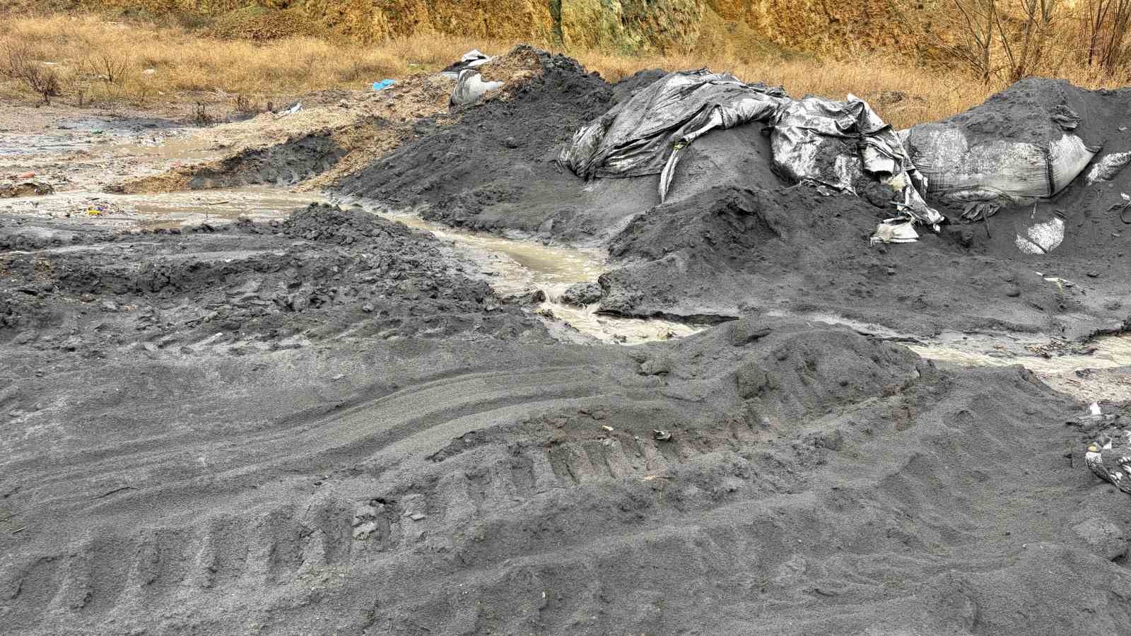 Ankara Büyükşehir Belediyesi’nin denetimsik iddiası panik oluşturdu: Hafriyat atıkları, kimyasal reaksiyona girdi
