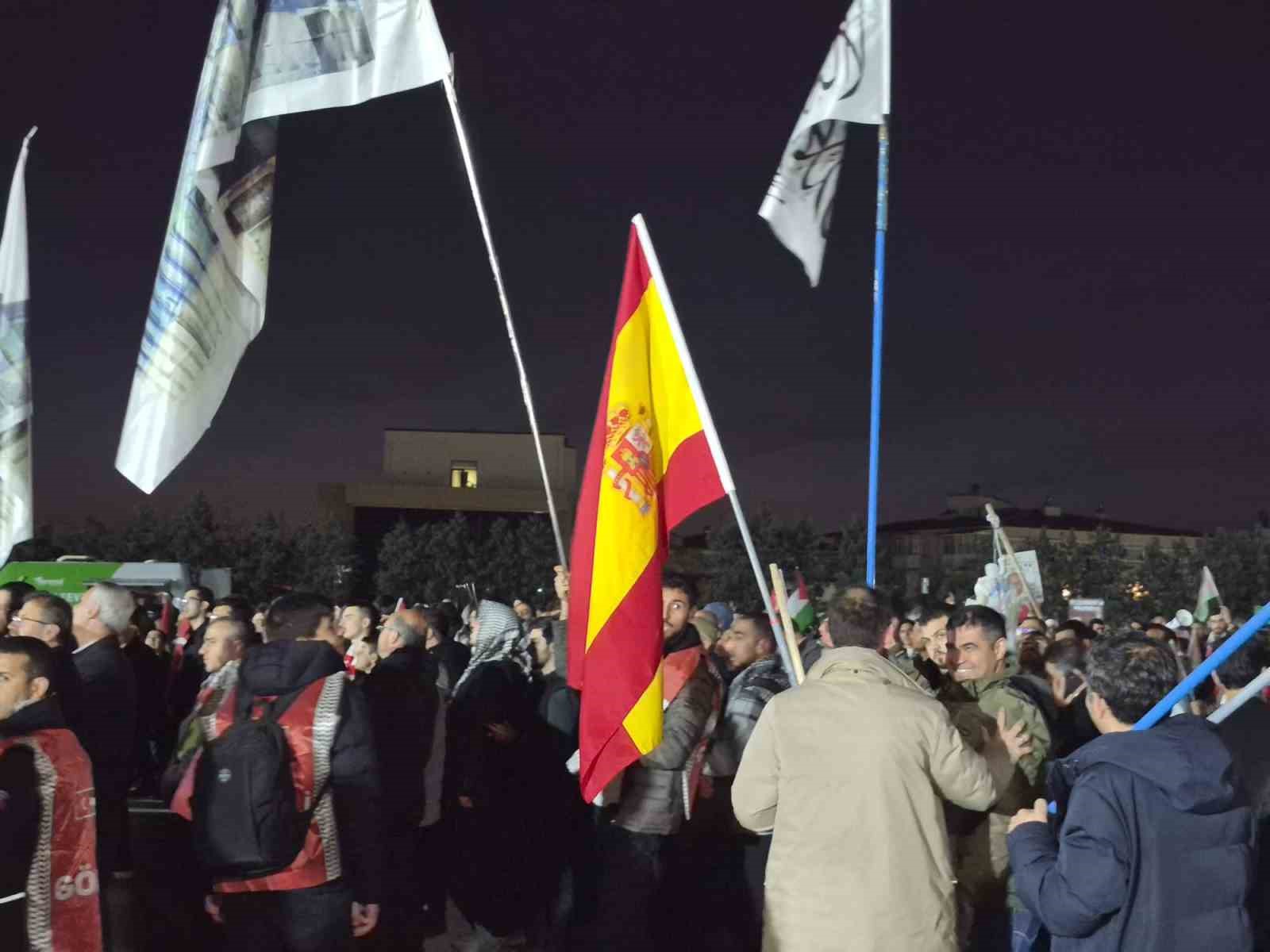 Ankara Filistin Dayanışma Platformu’ndan "Aksa’ya Sahip Çık" yürüyüşü
Ankara Filistin Dayanışma Platformu’ndan "Aksa’ya Sahip Çık" yürüyüşü
