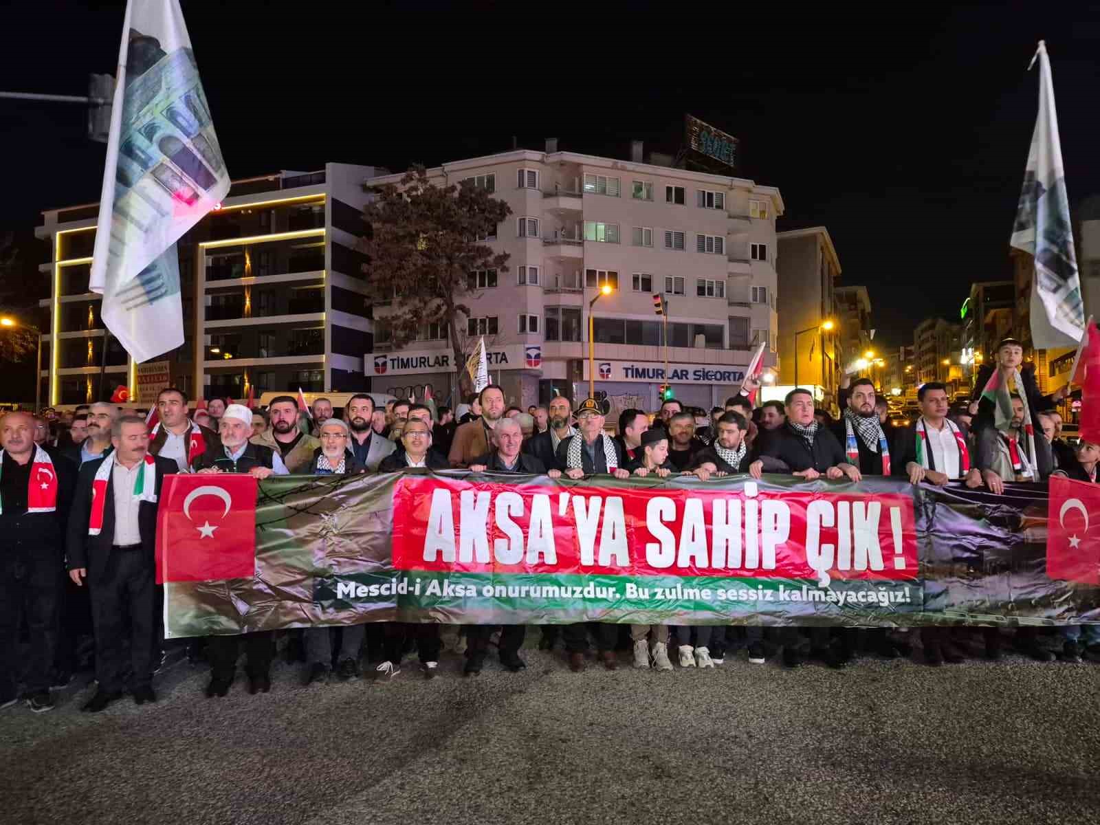 Ankara Filistin Dayanışma Platformu’ndan "Aksa’ya Sahip Çık" yürüyüşü
Ankara Filistin Dayanışma Platformu’ndan "Aksa’ya Sahip Çık" yürüyüşü