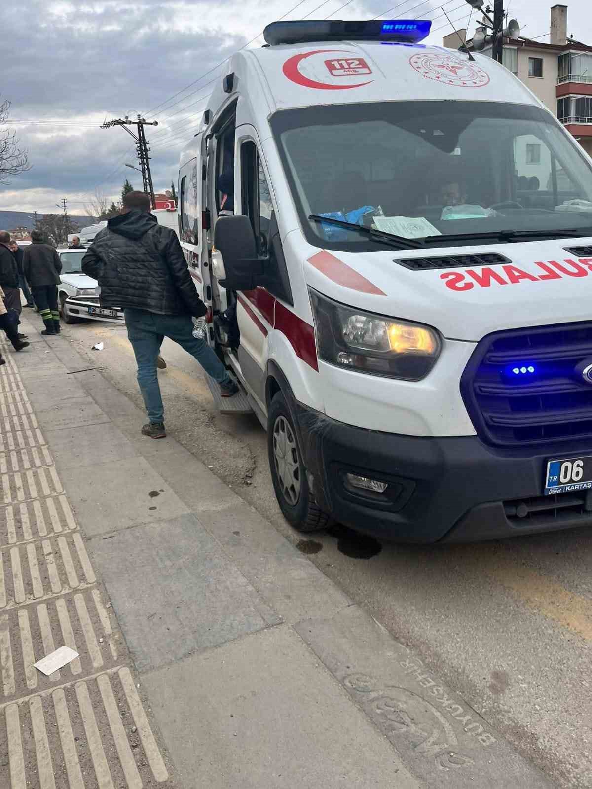 Ankara’da 3 araçlı zincirleme kaza: 3 yaralı
