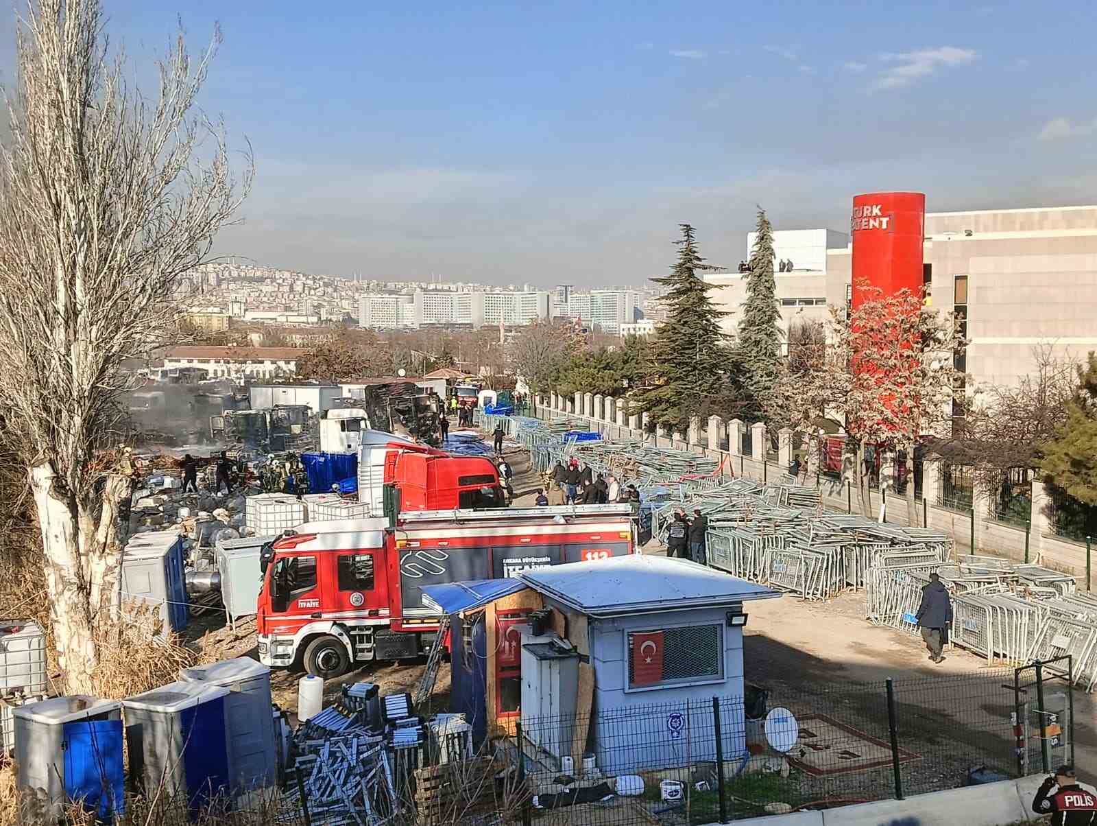 Ankara’da alkol yüklü tırlar alev aldı
