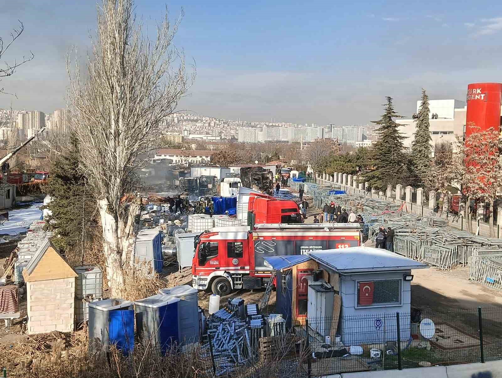 Ankara’da alkol yüklü tırlar alev aldı

