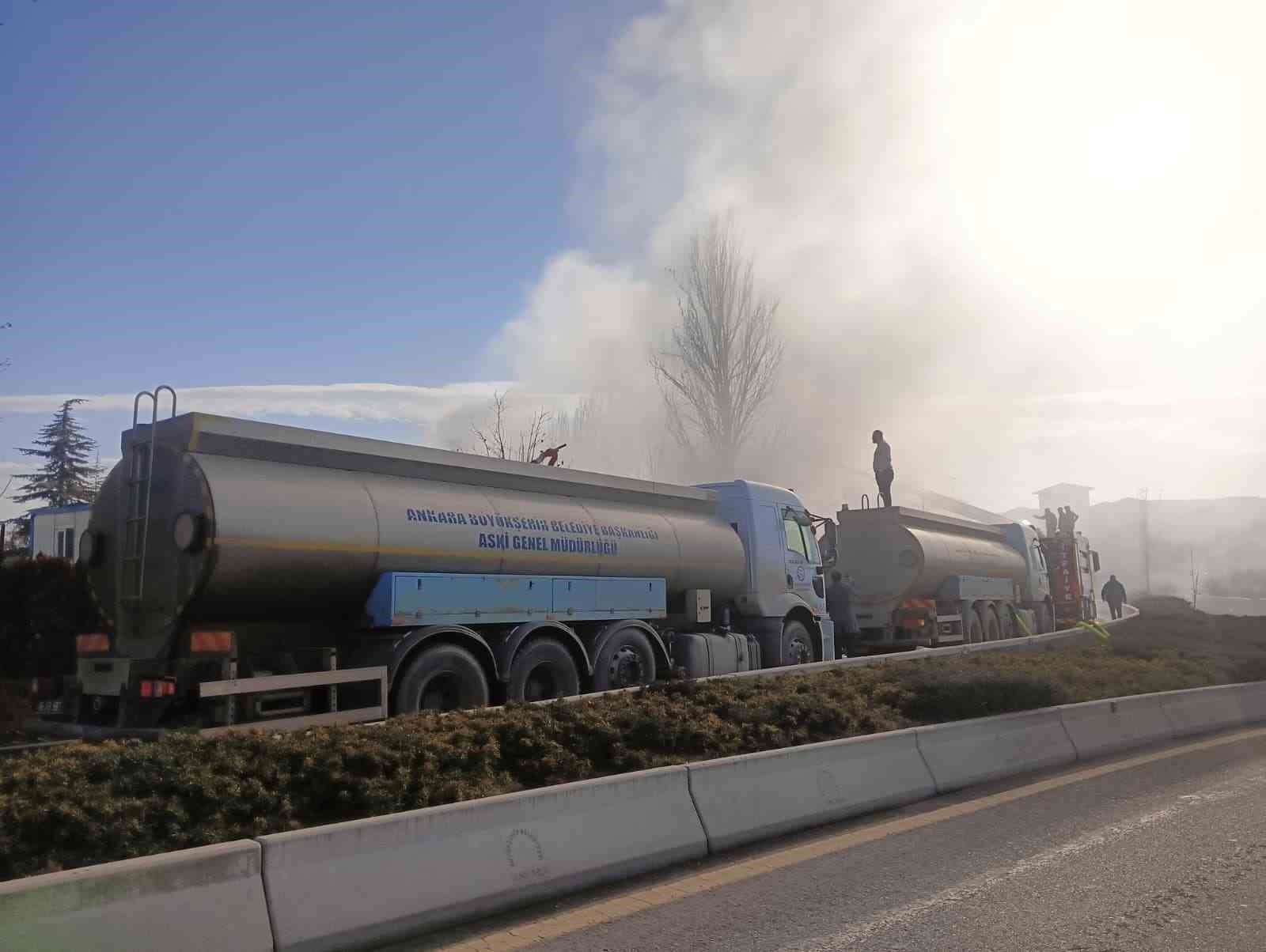 Ankara’da alkol yüklü tırlar alev aldı
