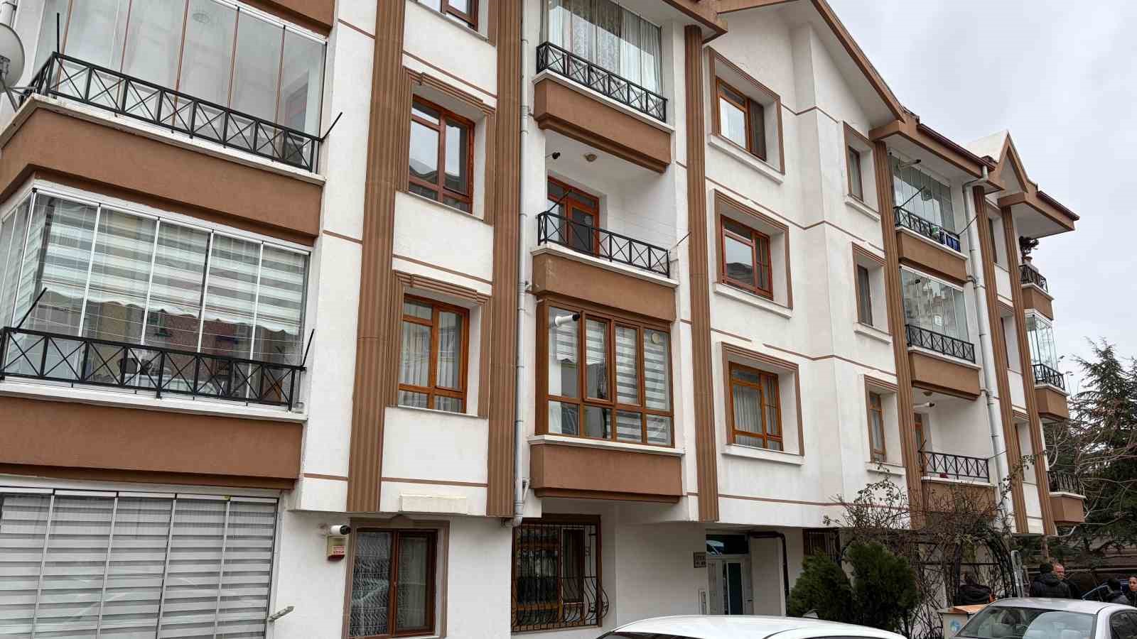 Ankara’da cinnet geçiren koca, eşini kızını ve annesini öldürdü, olaya tanık komşu korku dolu anları anlattı: "Önce annesi ile çocuğunu arabada vurmuş"
