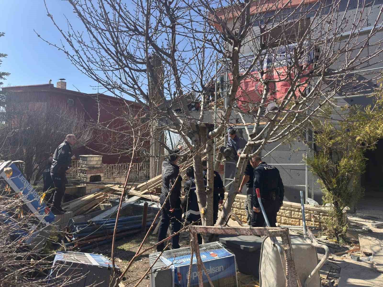 Ankara’da inşaat alanında çökme: 1’i ağır, 2 yaralı
