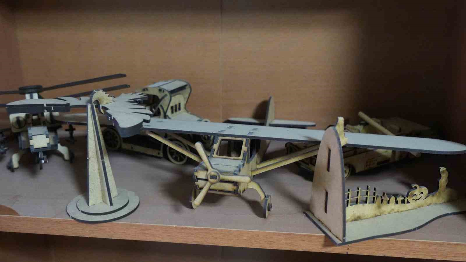 Ankara’da kaldırım taşlarını onarmak sanatçıya düştü
Ankara’da kaldırım taşlarını onarmak sanatçıya düştü