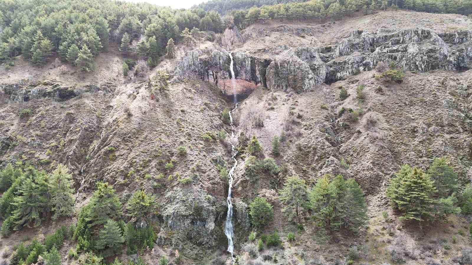 Ankara’da keşfedilmeyi bekleyen doğa harikası: Kurumcu Şelalesi
