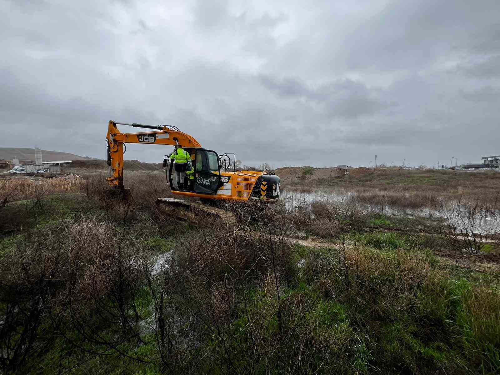 Ankara’da sağanak Çubuk Deresi’nin taşmasına neden oldu
